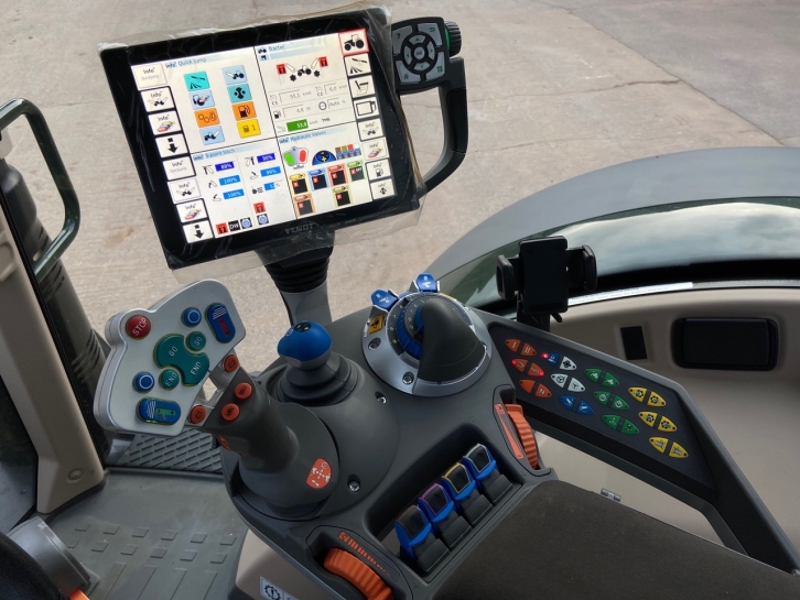 Fendt 724 Profi-Plus