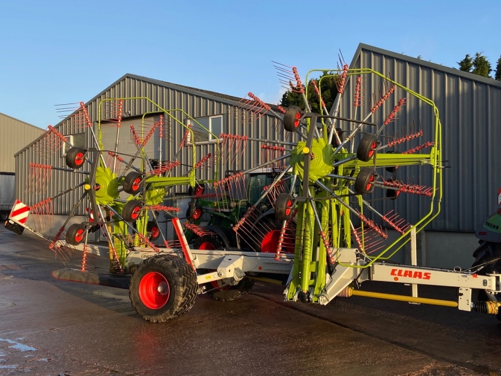 Claas Liner 3600 4 rotor rake
