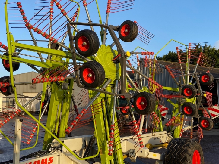 Claas Liner 3600 4 rotor rake