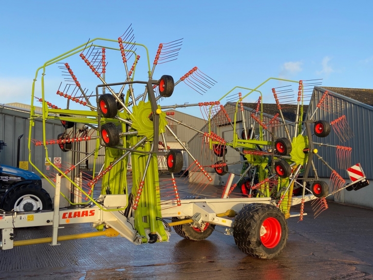 Claas Liner 3600 4 rotor rake
