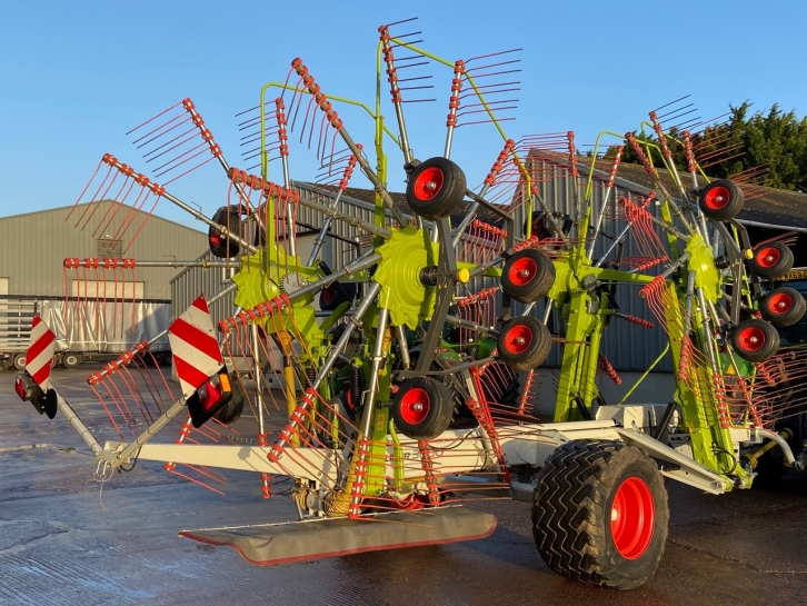 Claas Liner 3600 4 rotor rake