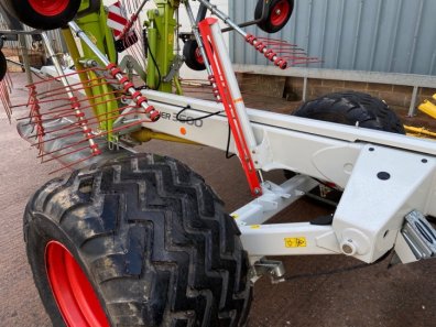 Claas Liner 3600 4 rotor rake