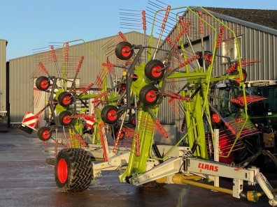 Claas Liner 3600 4 rotor rake