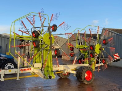 Claas Liner 3600 4 rotor rake