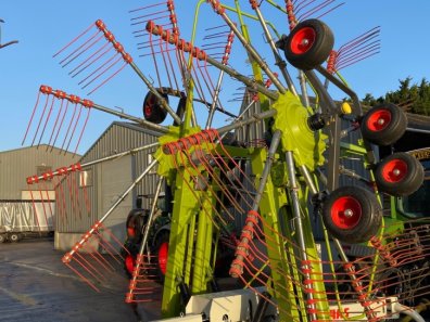 Claas Liner 3600 4 rotor rake