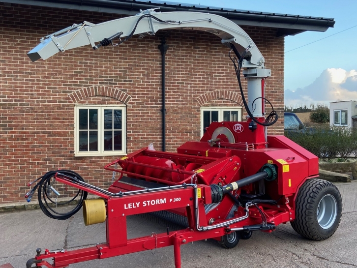 Lely Storm P 300 trailed forager