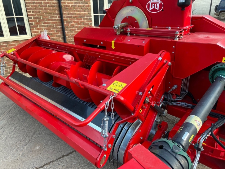 Lely Storm P 300 trailed forager