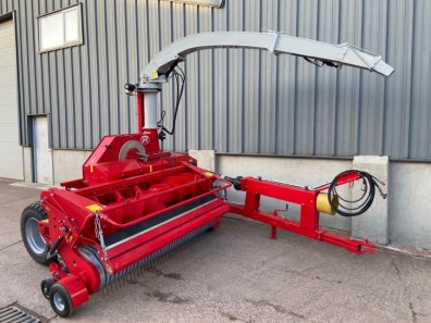 Lely Storm P 300 trailed forager