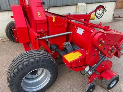 Lely Storm P 300 trailed forager