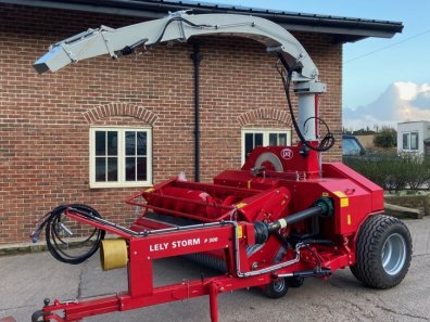 Lely Storm P 300 trailed forager