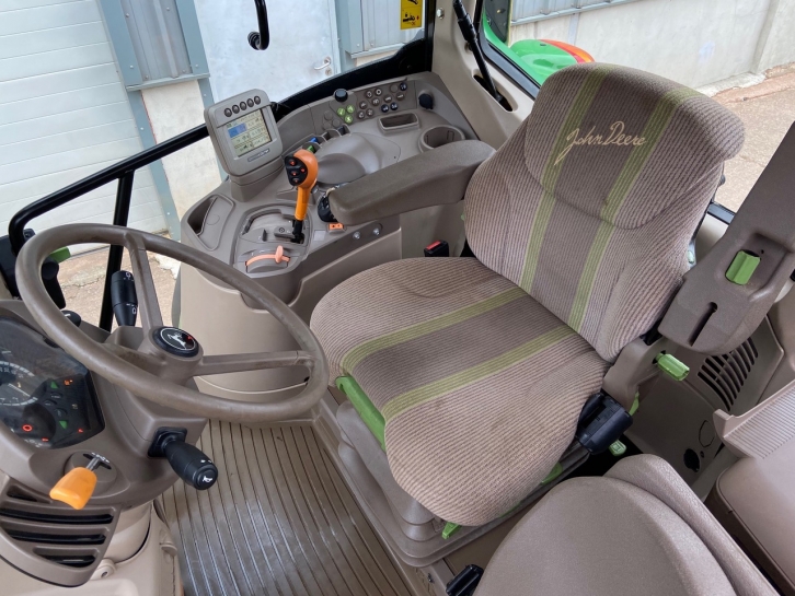 John Deere 6930