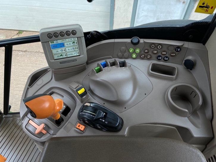 John Deere 6930
