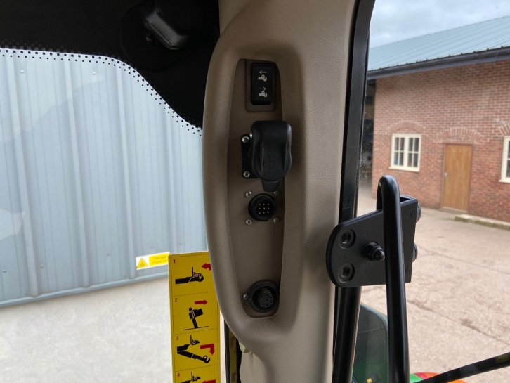 John Deere 6930