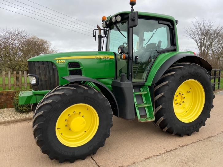 John Deere 6930