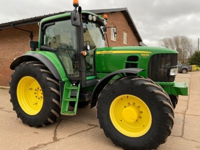 John Deere 6930