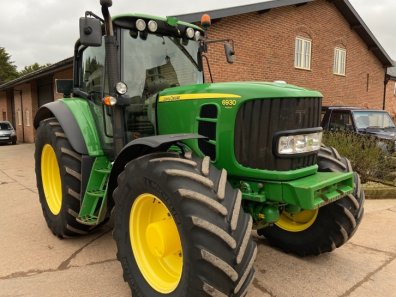 John Deere 6930