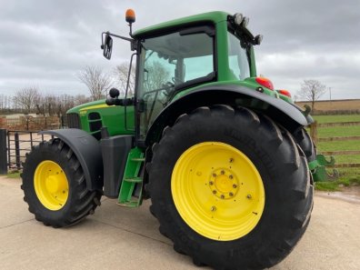 John Deere 6930