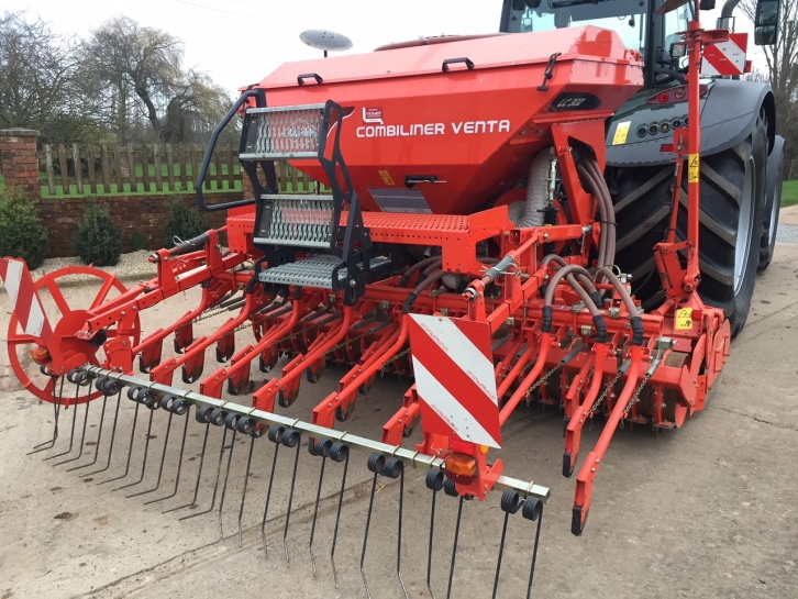 Kuhn HR 3004 power harrow drill