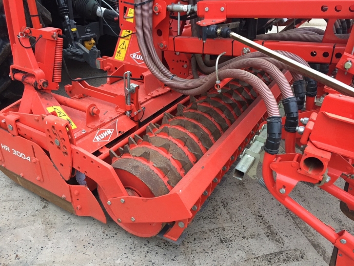 Kuhn HR 3004 power harrow drill
