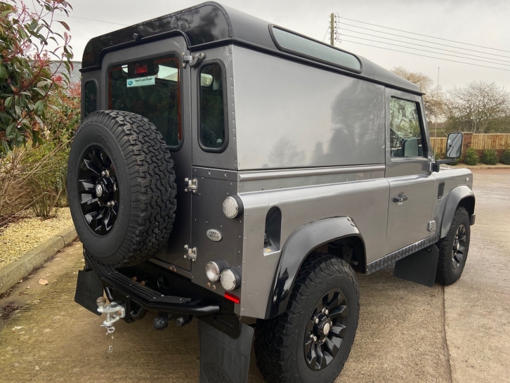 Land Rover 90 XTech 2.2 Diesel
