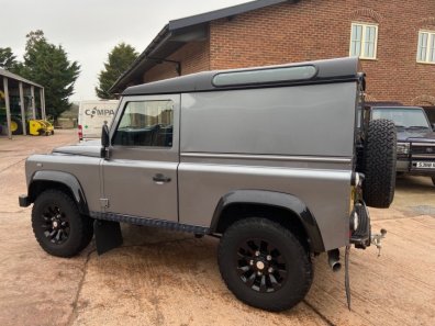 Land Rover 90 XTech 2.2 Diesel