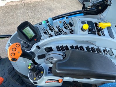 New Holland T6080