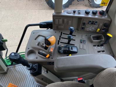 John Deere 6130M