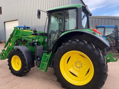 John Deere 6130M