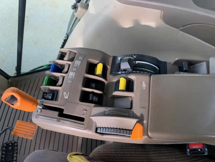 John Deere 6930