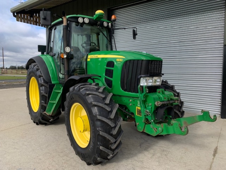 John Deere 6930