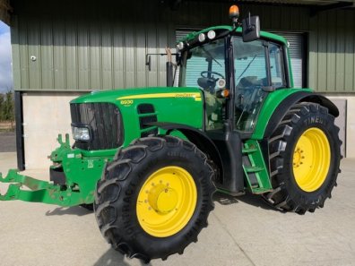 John Deere 6930