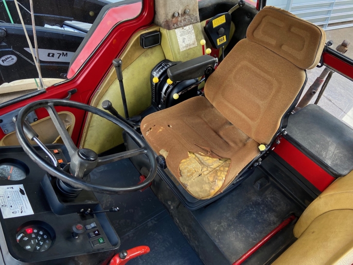 International 1056XL