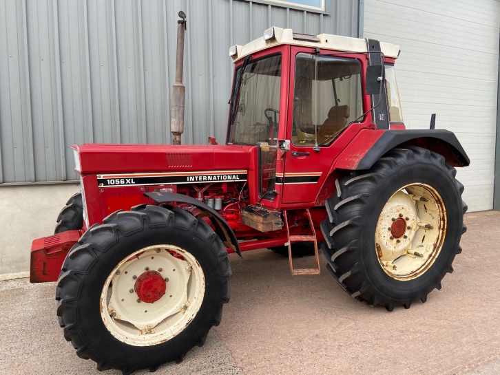 International 1056XL