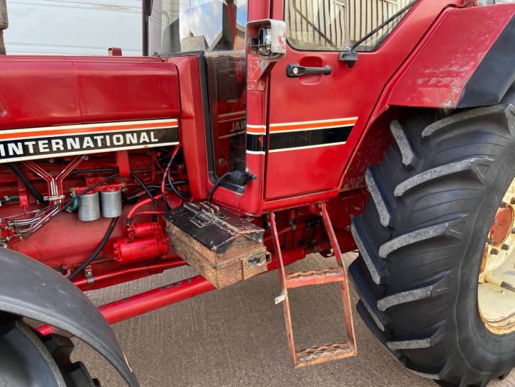 International 1056XL