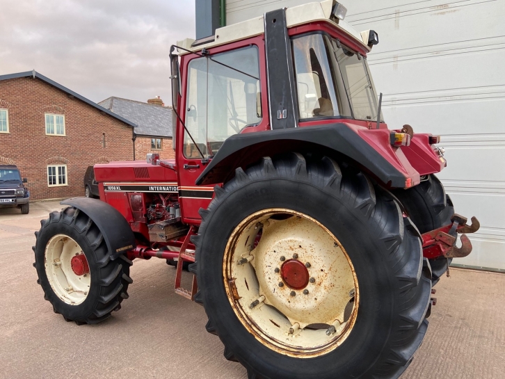 International 1056XL