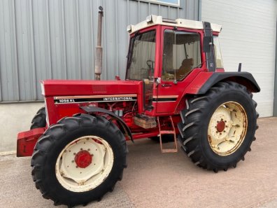 International 1056XL