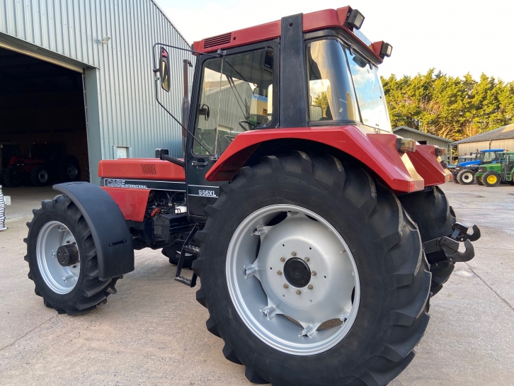 Case 956XL
