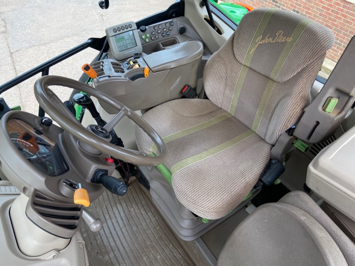 John Deere 6930