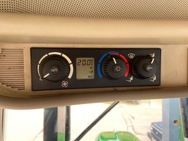 John Deere 6930