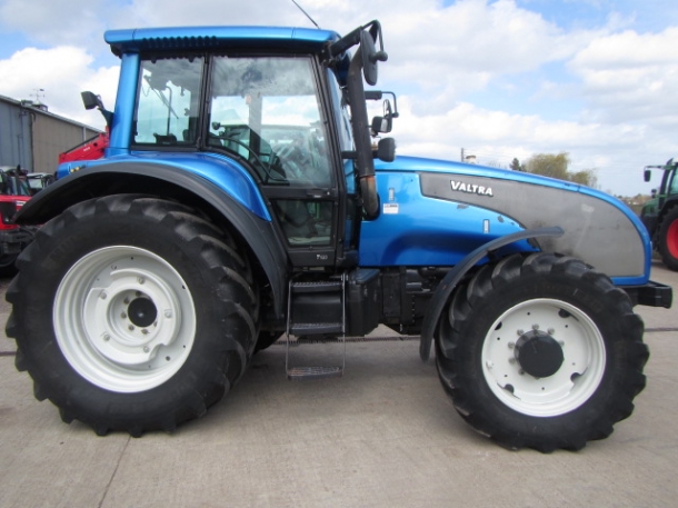 Valtra T130