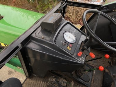 John Deere 3140