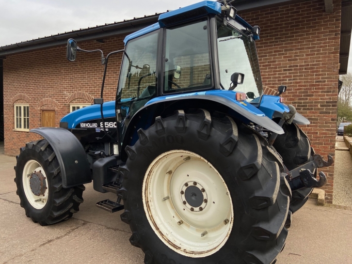 New Holland 8560