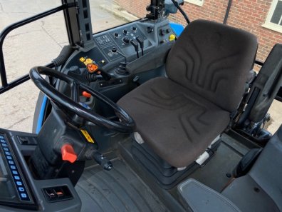 New Holland 8560