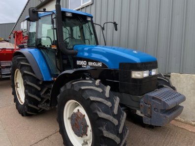 New Holland 8560