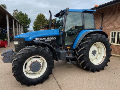 New Holland 8560