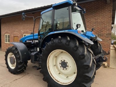 New Holland 8560
