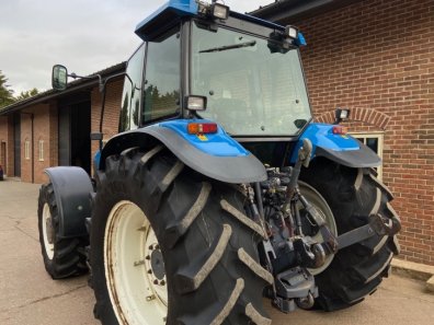 New Holland 8560