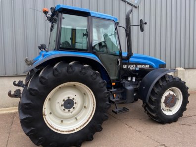 New Holland 8560