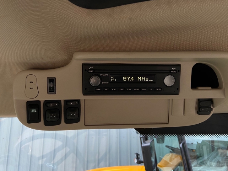 John Deere 6215R