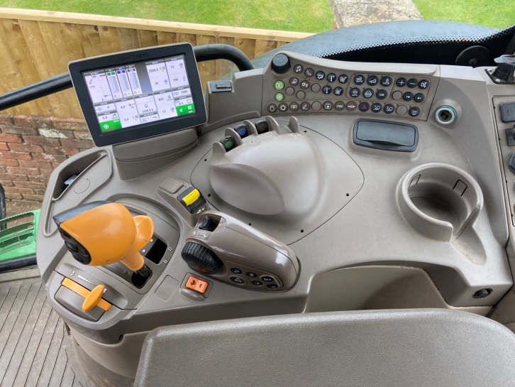 John Deere 6195R